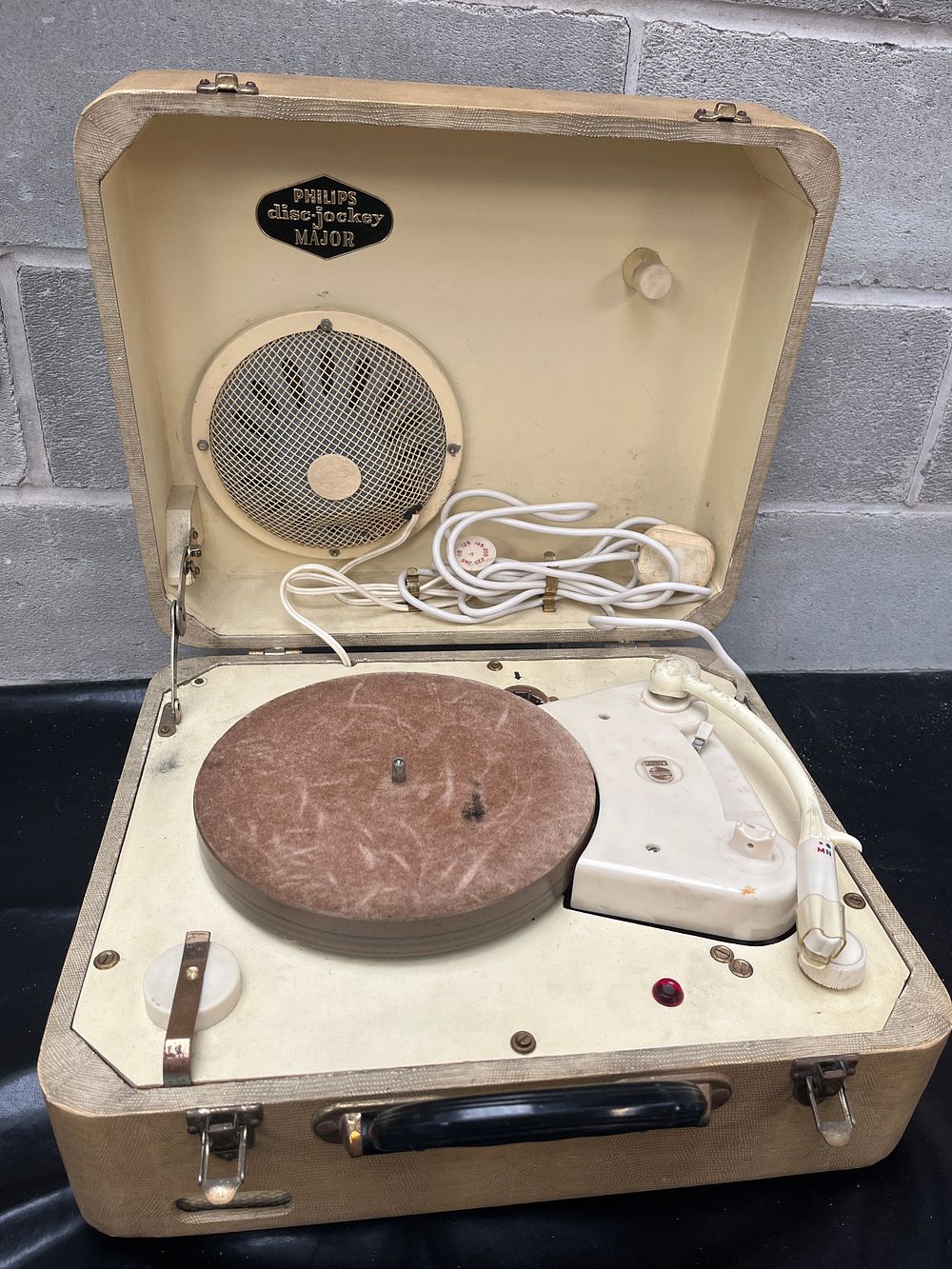 Lot 297: Philips Disc Jockey Major Portable Electric Phonograph
