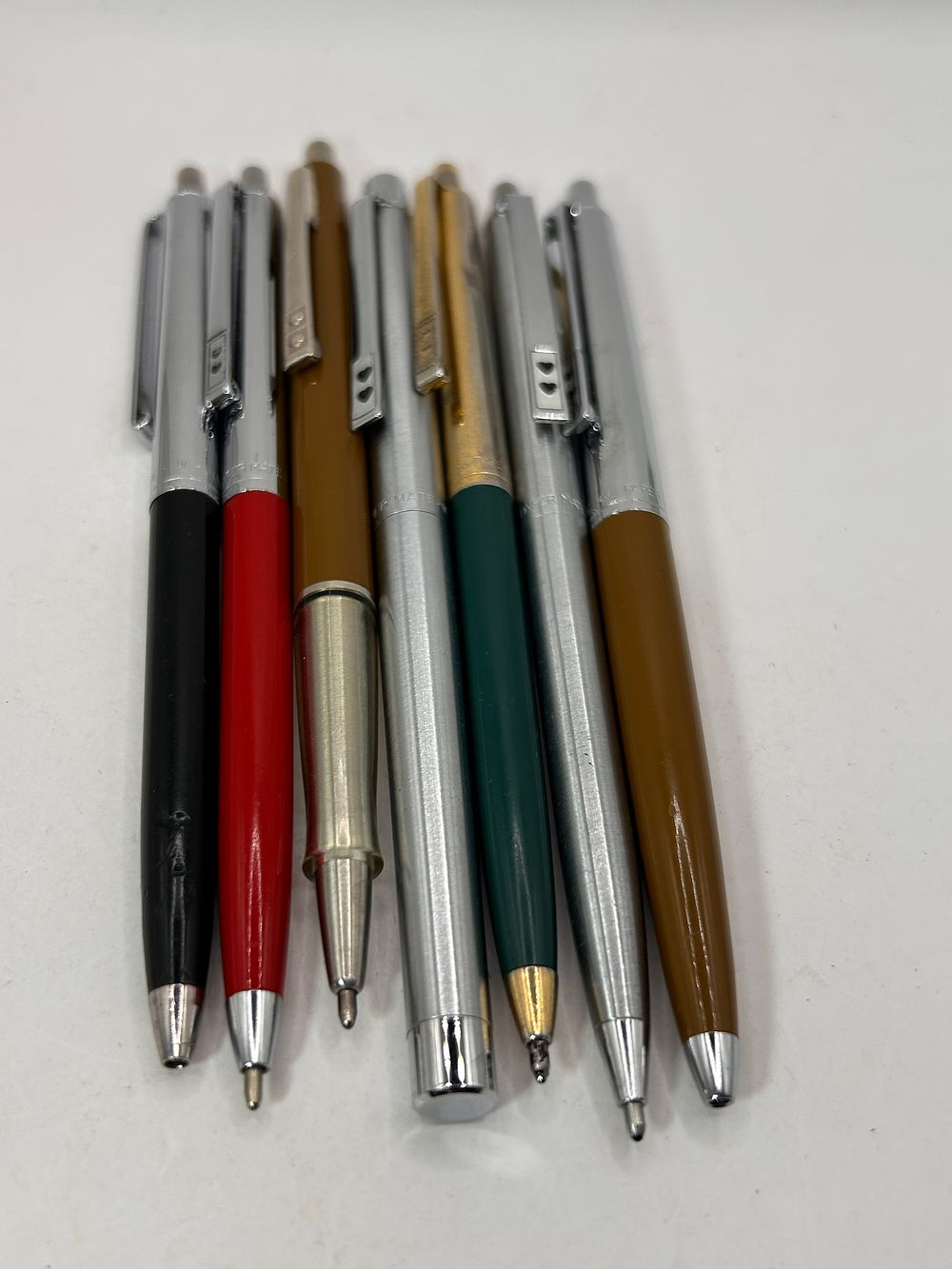 Lot 339: A Collection of 7 Paper Mate Double Heart Profile Vintage Ballpoint Pens