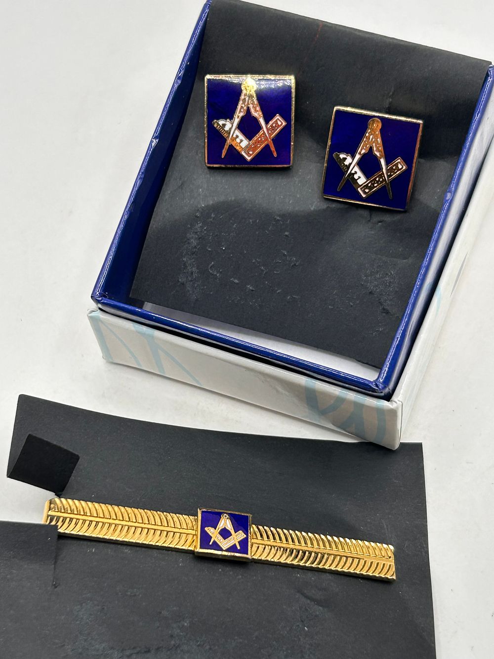 Lot 365: A Trio of Masonic Fraternal Jewelry, Cuff Links and Tie Bar