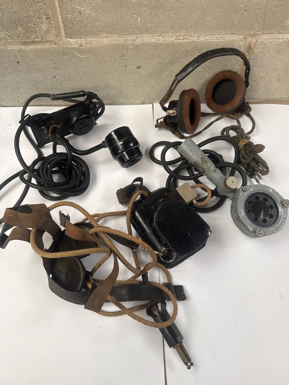 Lot 546: A Collection of Pieces of Vintage Military Communication and Audio Equipment, WWII Era