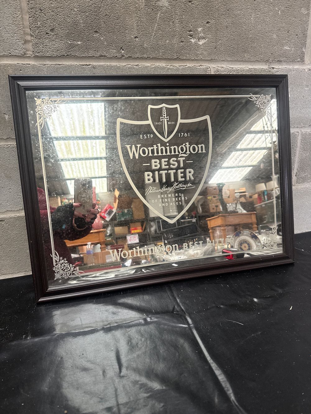Lot 554: A Worthington Best Bitter Advertising Pub Mirror, 24 x 17 Inches