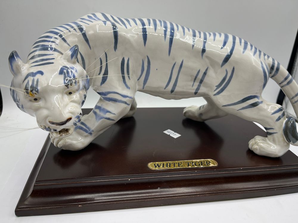 Lot 295: Lladro Mythological Tiger Porcelain Figurine