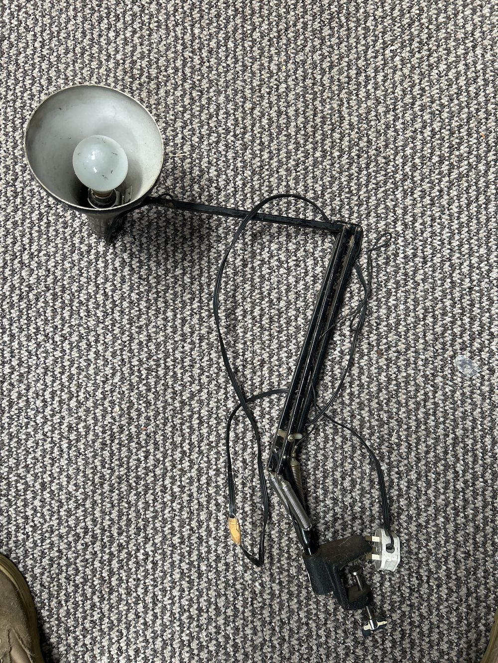 Lot 300: A Mid-Century Modern Herbert Terry and Sons Ltd Anglepoise Architects Clamp Desk Lamp