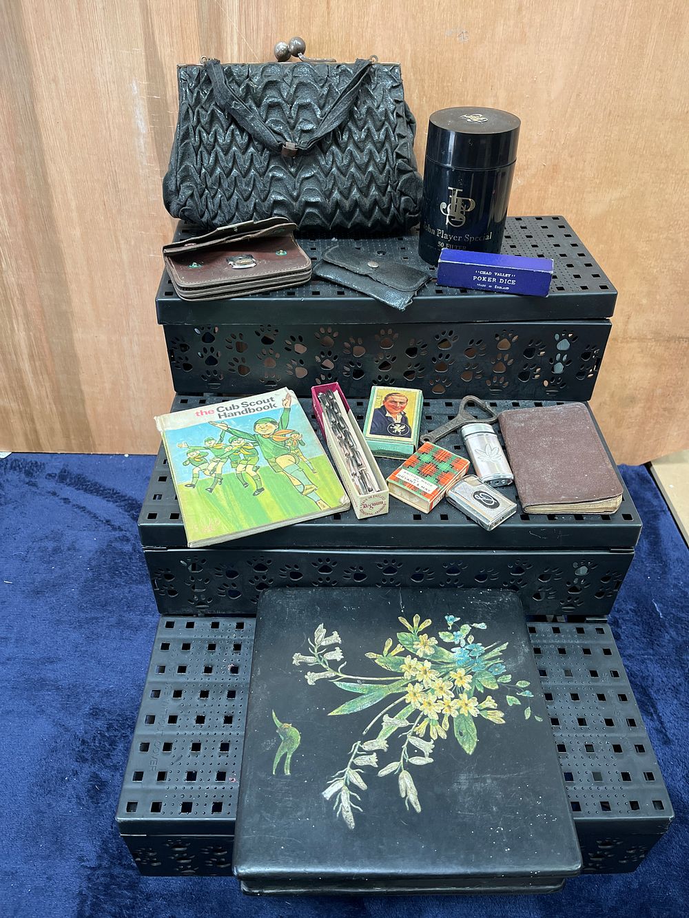 Lot 317: A Collection of Vintage Collectibles including a 1920s Japanese Lacquerware Box