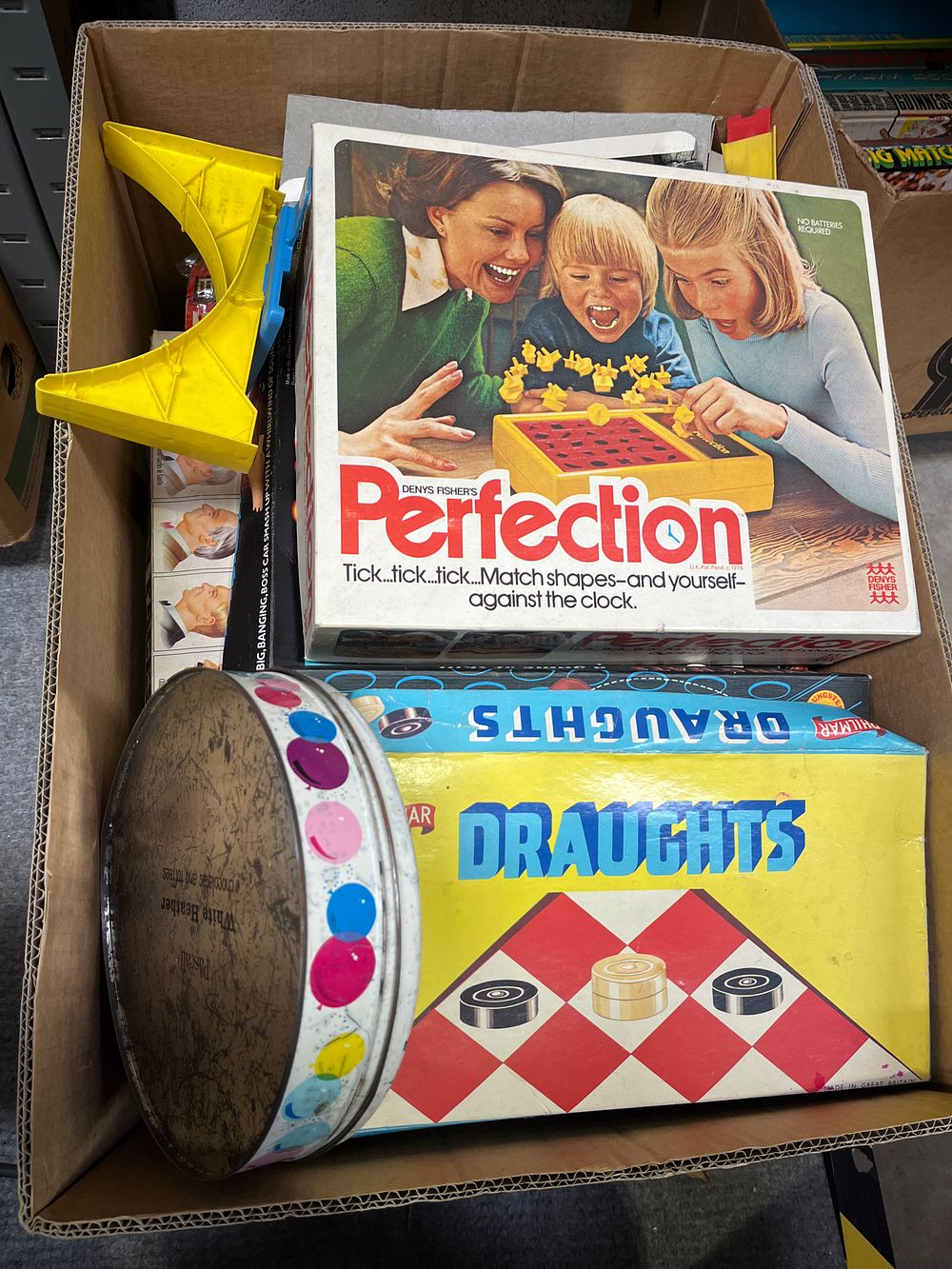 Lot 318: A Collection of Vintage Board Games and Activity Sets including Lakeside Perfection and Denys Fisher Spirograph