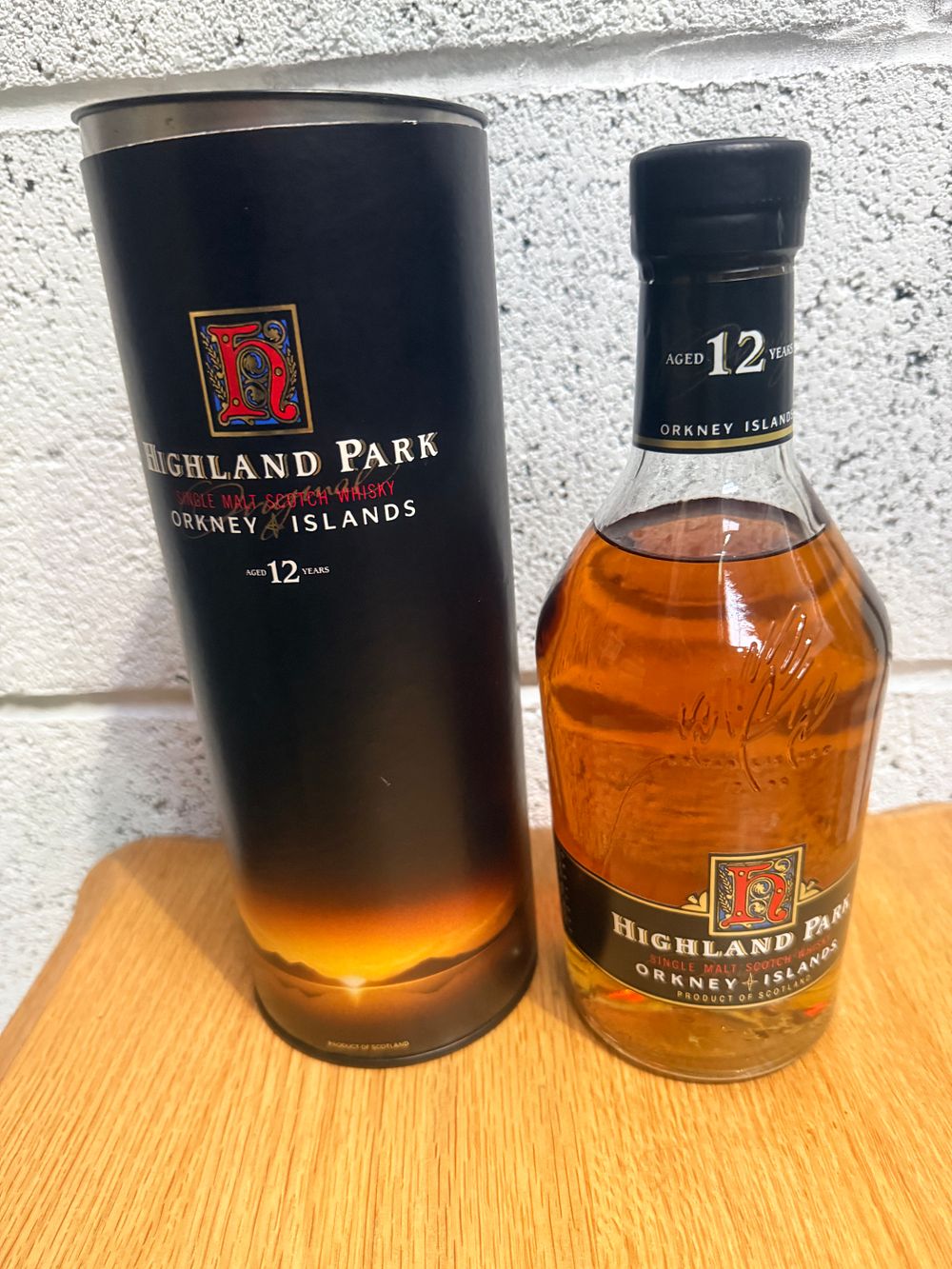 Lot 349: Highland Park 12 Year Old Single Malt Scotch Whisky Older Release Bottling