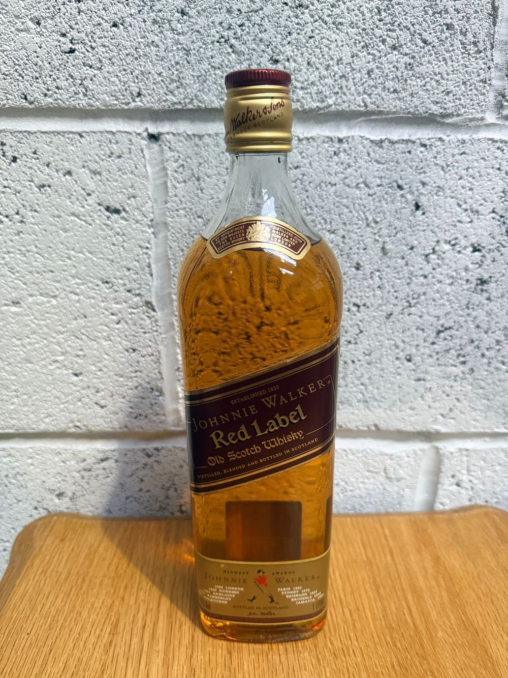 Lot 355: Johnnie Walker Red Label Blended Scotch Whisky
