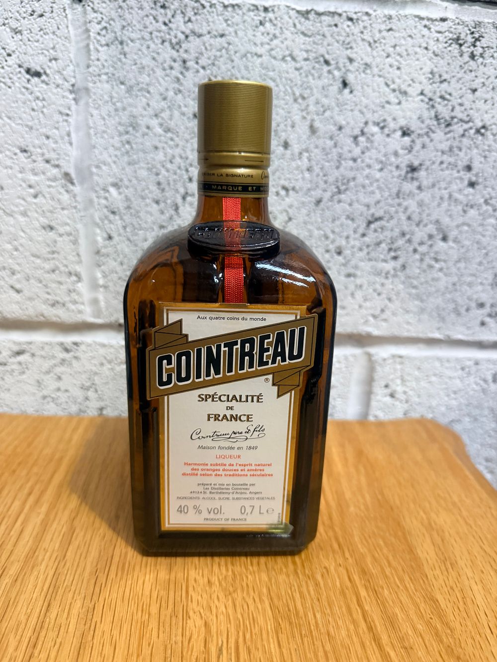 Lot 356: Cointreau L'Unique Orange Liqueur, 0.7 Liter