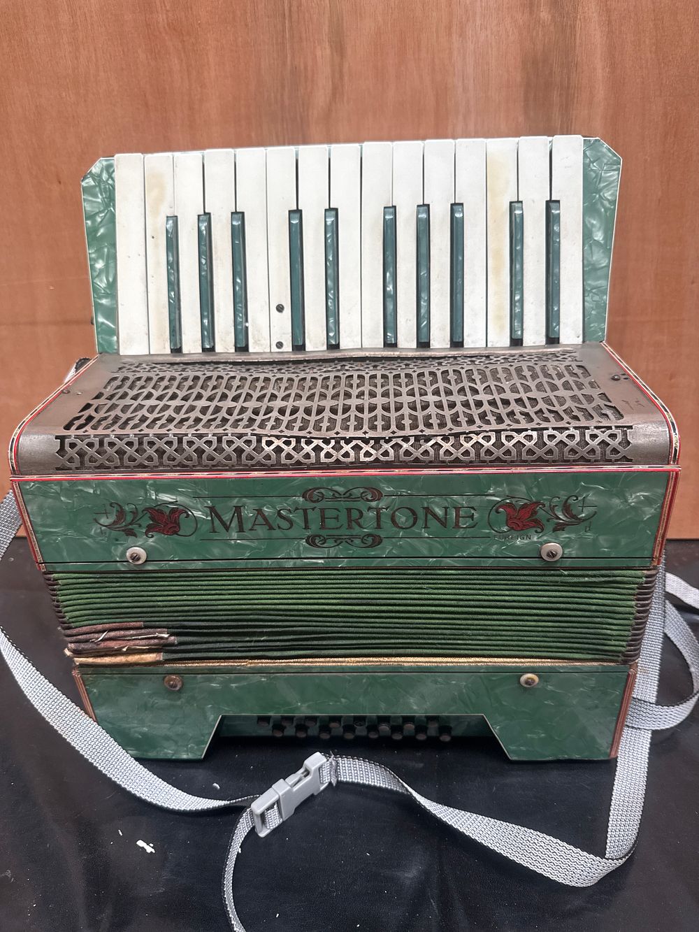 Lot 367: A Vintage Mastertone Piano Accordion