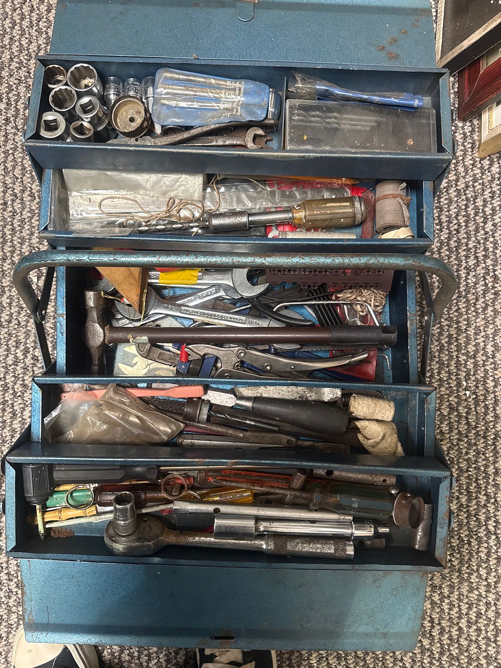 Lot 381: A Vintage Blue Painted Steel Cantilever Toolbox and an Assortment of Hand Tools