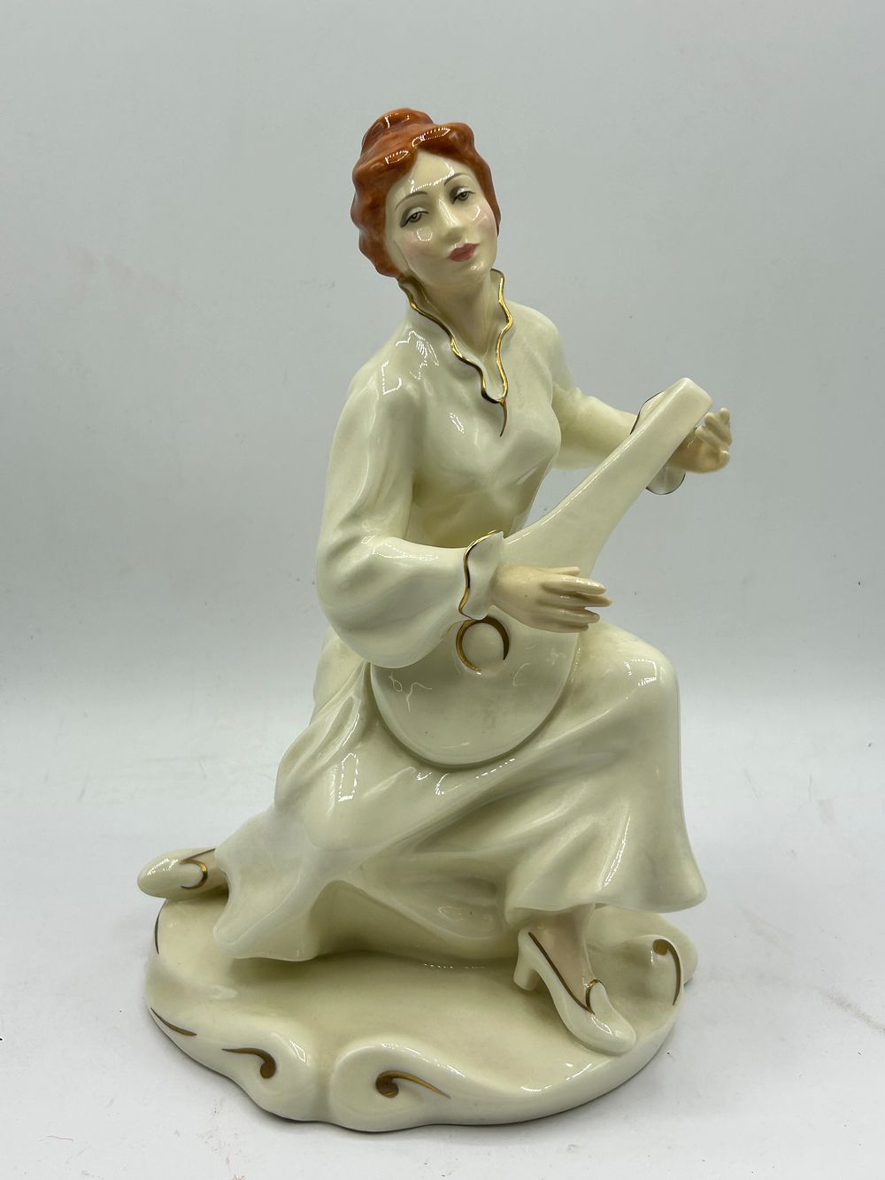 Lot 419: Royal Doulton Serenade HN 2753 Figurine from The Enchantment Collection