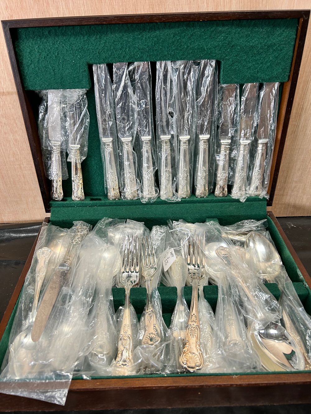 Lot 435: A Set of Sheffield Silver-Plated King's Pattern Flatware in a Canteen