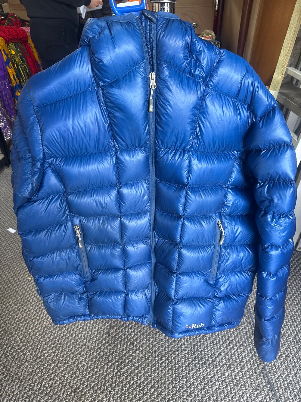 Lot 439: A Rab Men's Down Insulated Puffer Jacket, Size Large