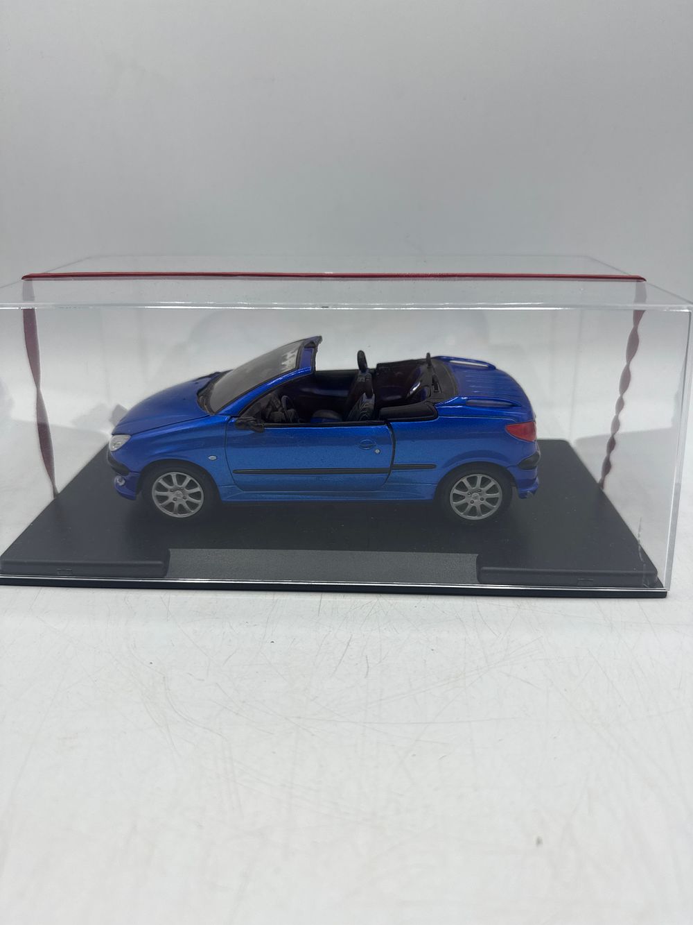 Lot 450: Peugeot 206 CC Die-Cast Model Car in Metallic Blue