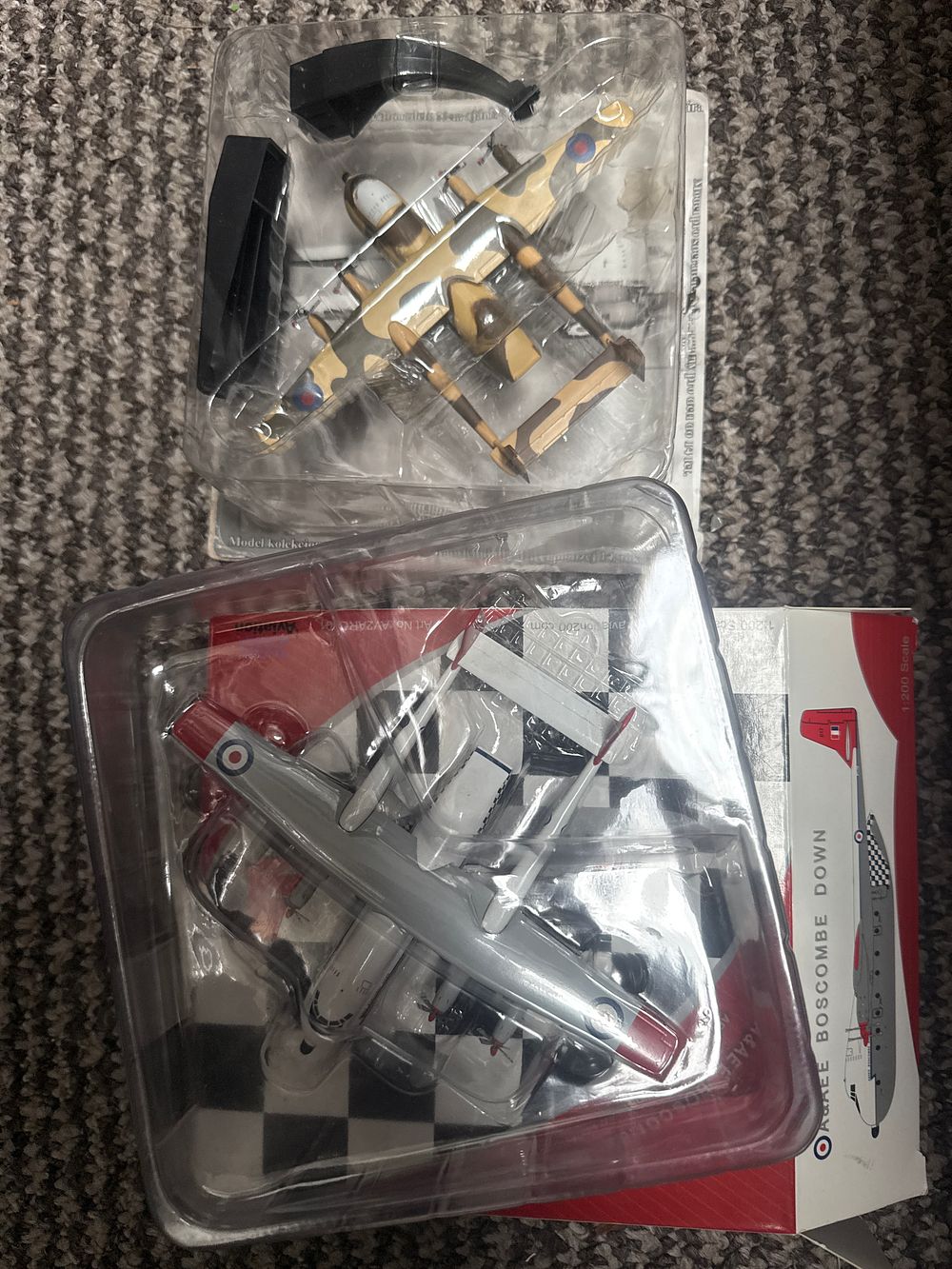 Lot 452: Two Aviation 200 1:200 Scale Die-Cast Armstrong Whitworth Argosy Model Aircraft