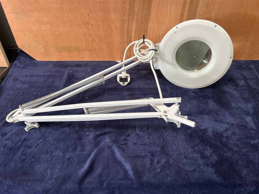 Lot 496: A Desktop LED Magnifying Lamp