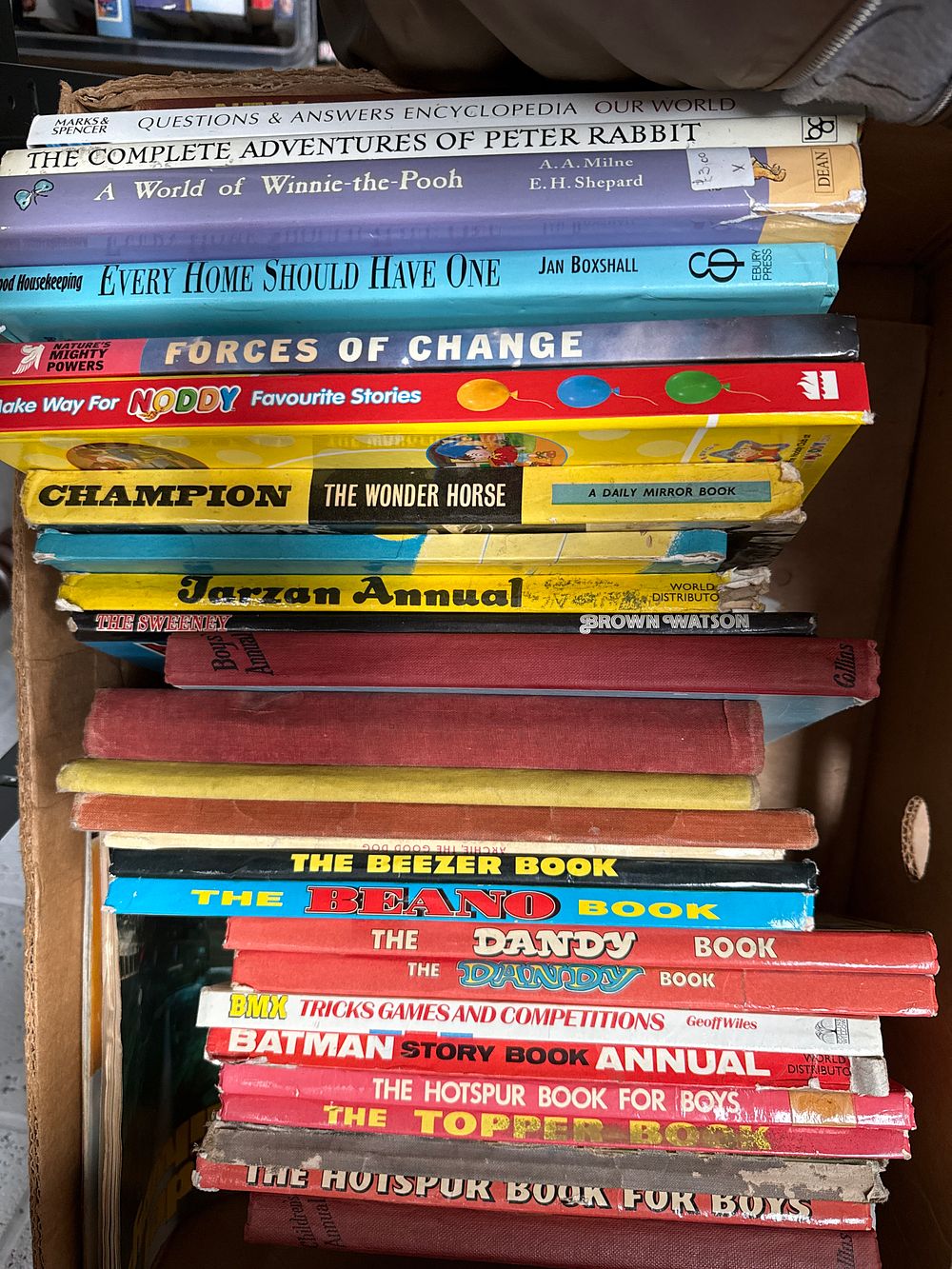 Lot 564: A Collection of Vintage Children's Books and Comic Annuals