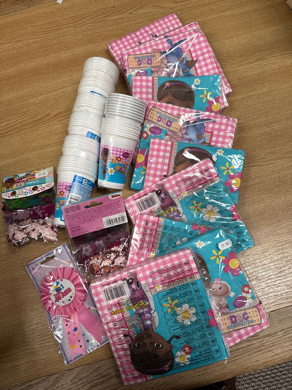 Lot 489: A Collection of Disney Junior Doc McStuffins Themed Party Supplies by Decorata Party and Amscan