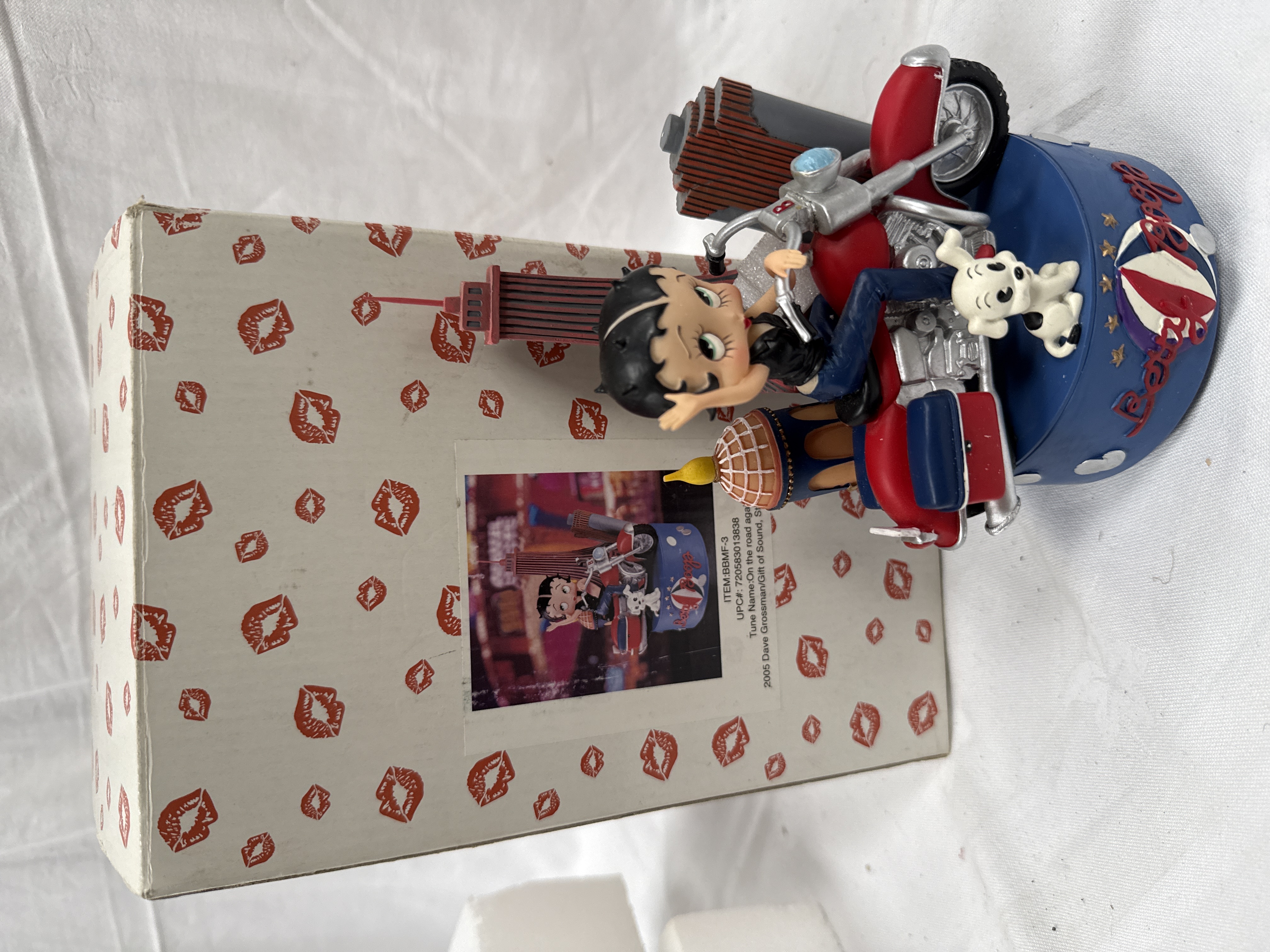 Dave Grossman Betty Boop On the Road Again Musical Motorcycle Figurine with Original Box