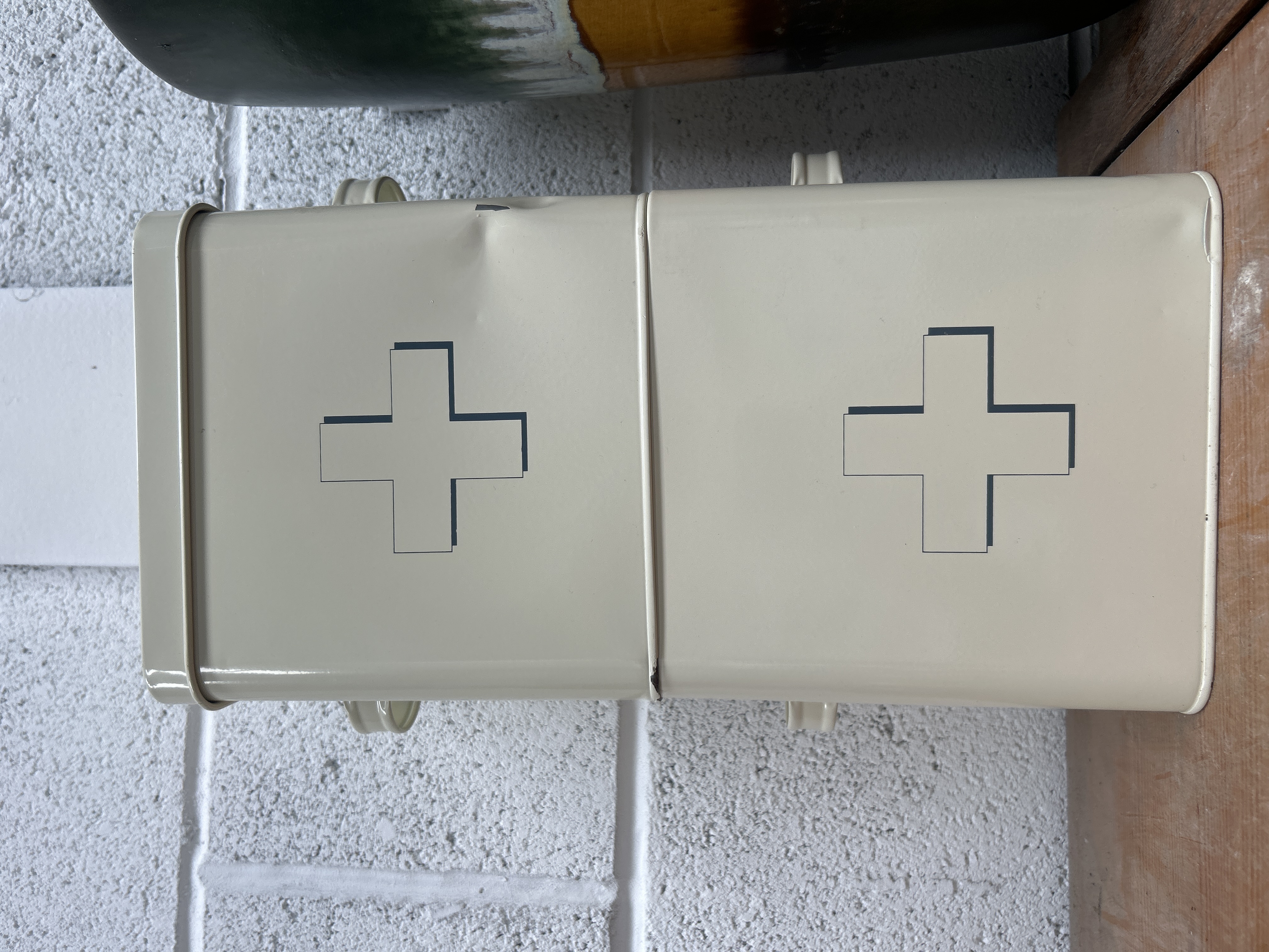 Retro Enamelled First Aid Box
