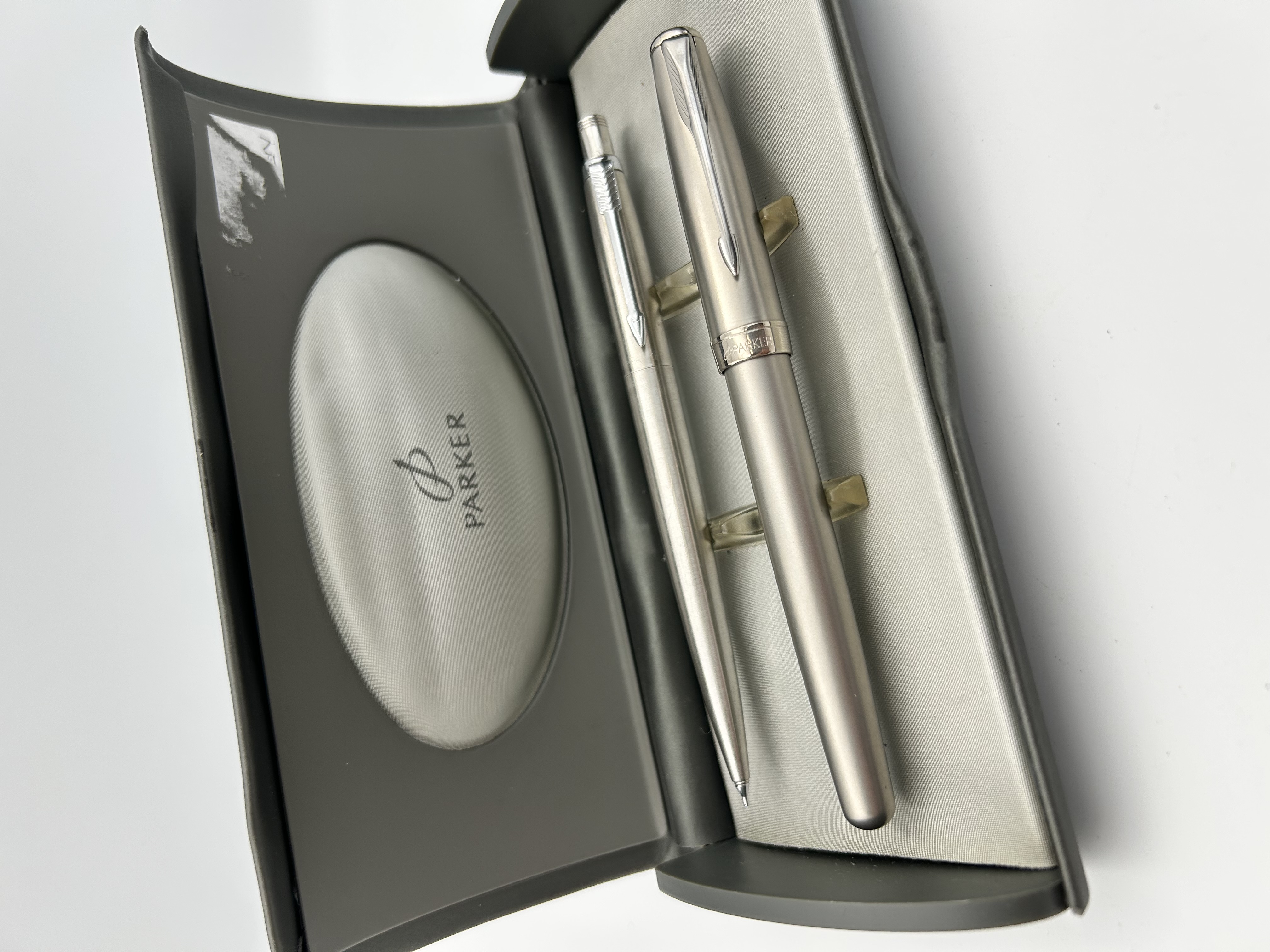 A Parker Frontier Flighter Writing Set Comprising Fountain Pen and Ballpoint Pen