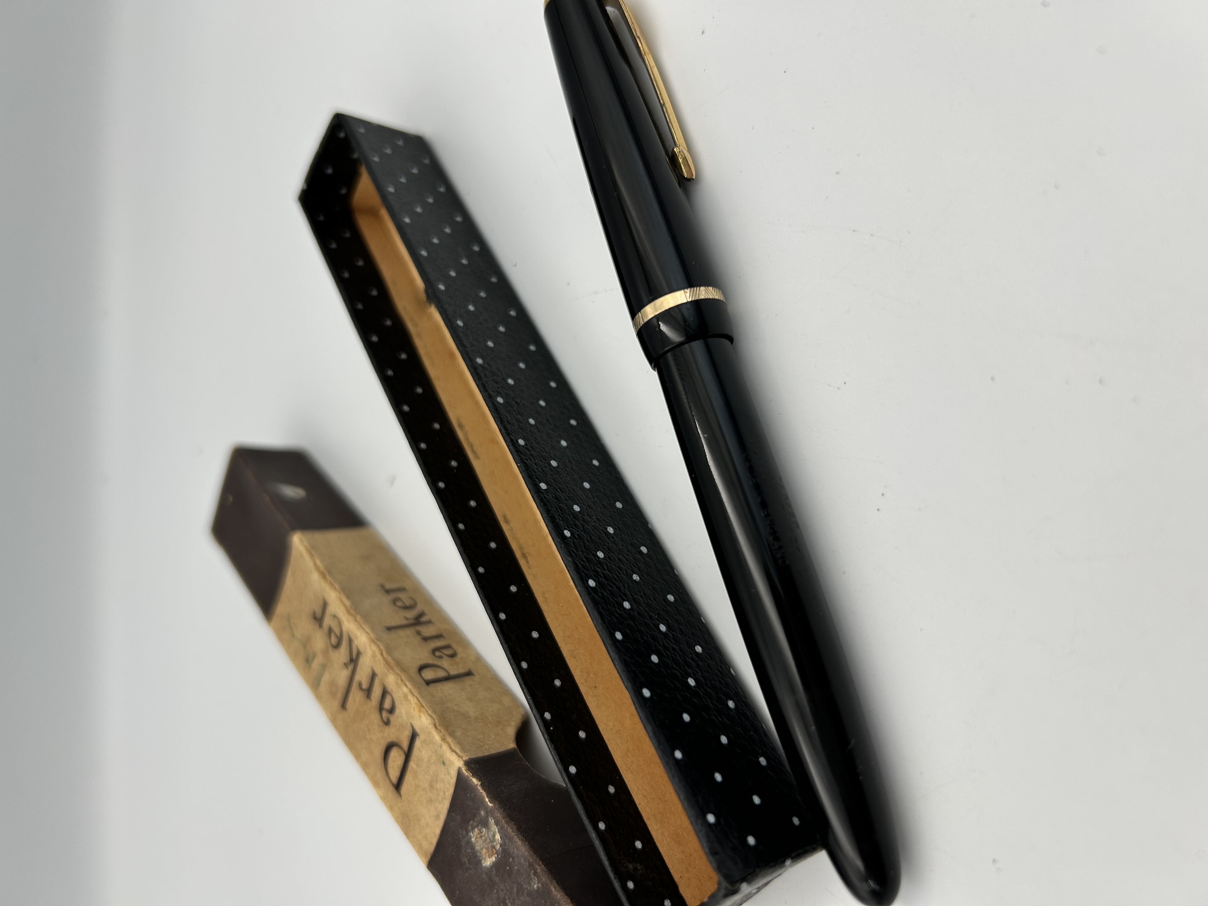 Vintage Parker Victory Mark IV Black Fountain Pen with Original Box 14k nib
