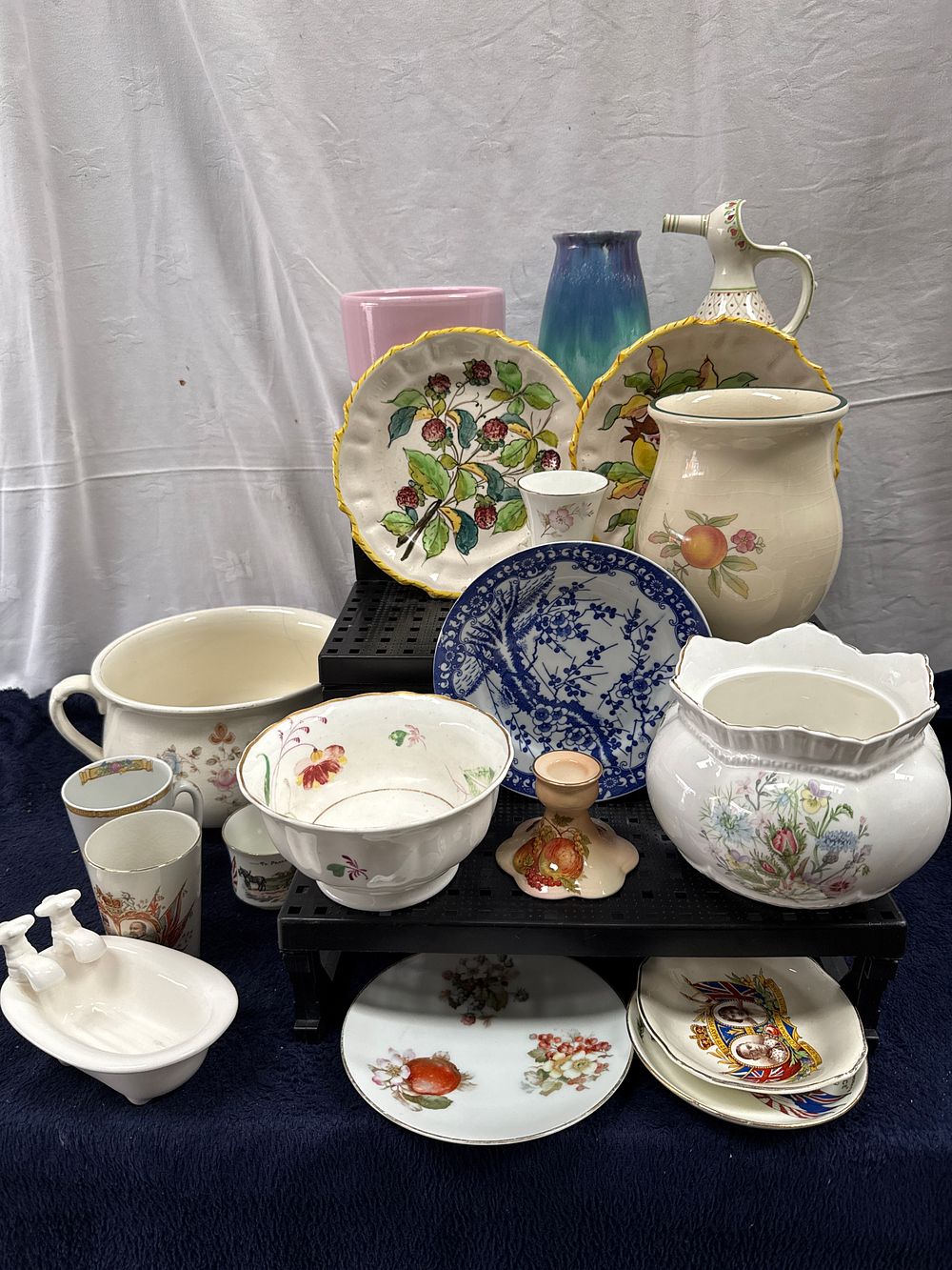 Lot 907: A Collection of English Royal Commemorative Ceramics and Decorative Earthenware