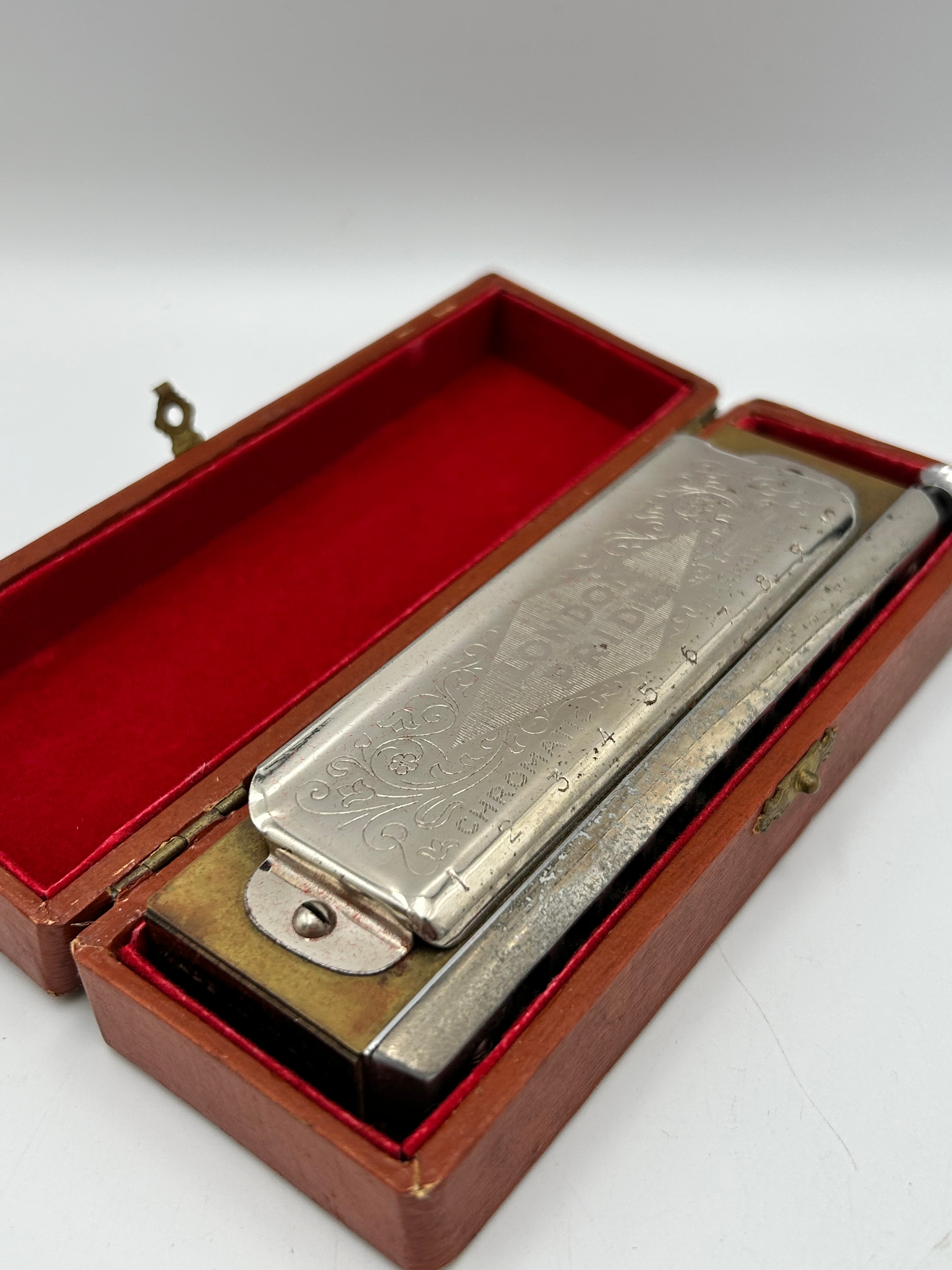 London Pride No. 10 White Metal? Chromatic Harmonica, Made in Italy