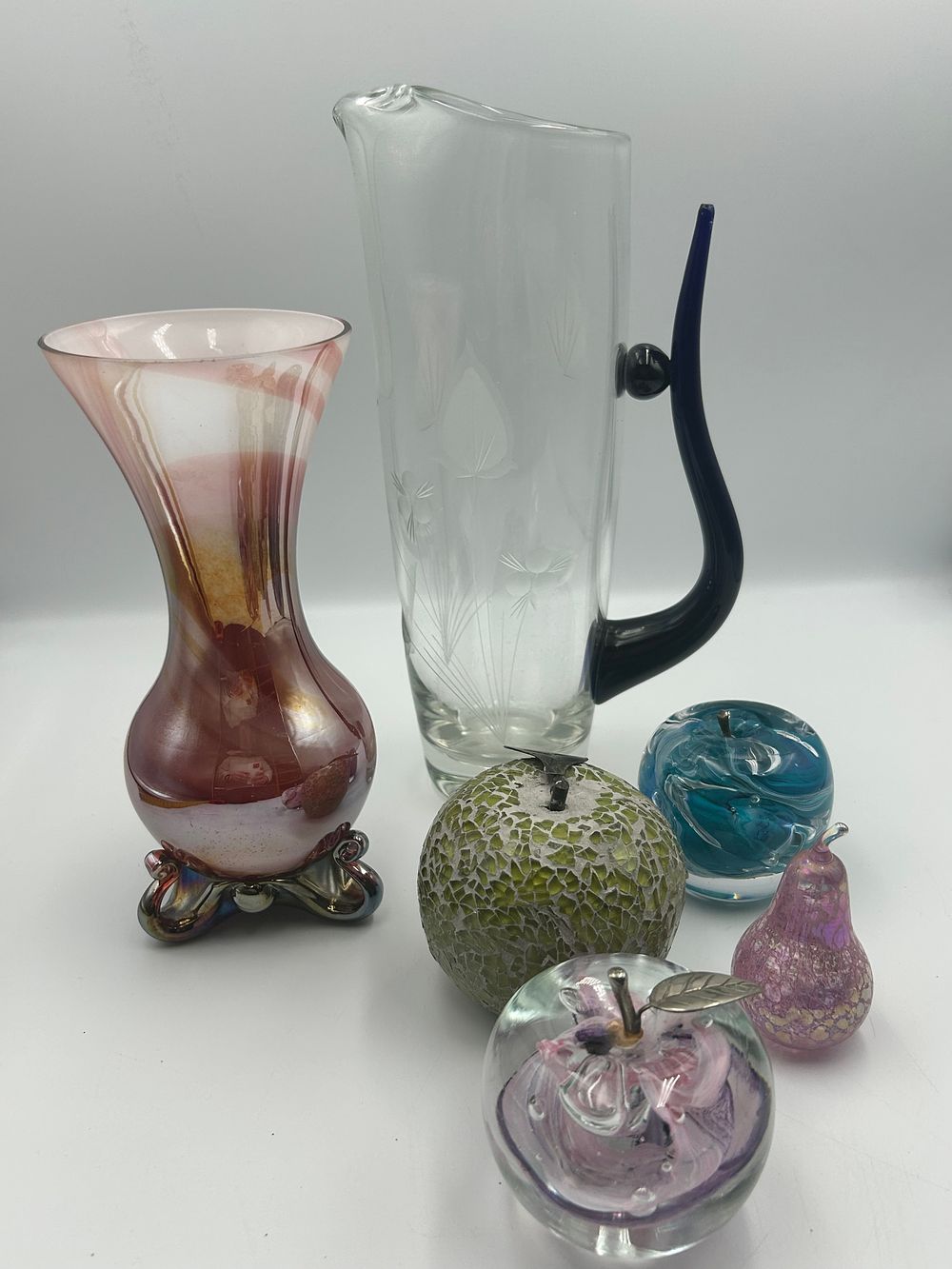 Lot 467: An Assortment of Art Glass Tablewares and Fruit Paperweights