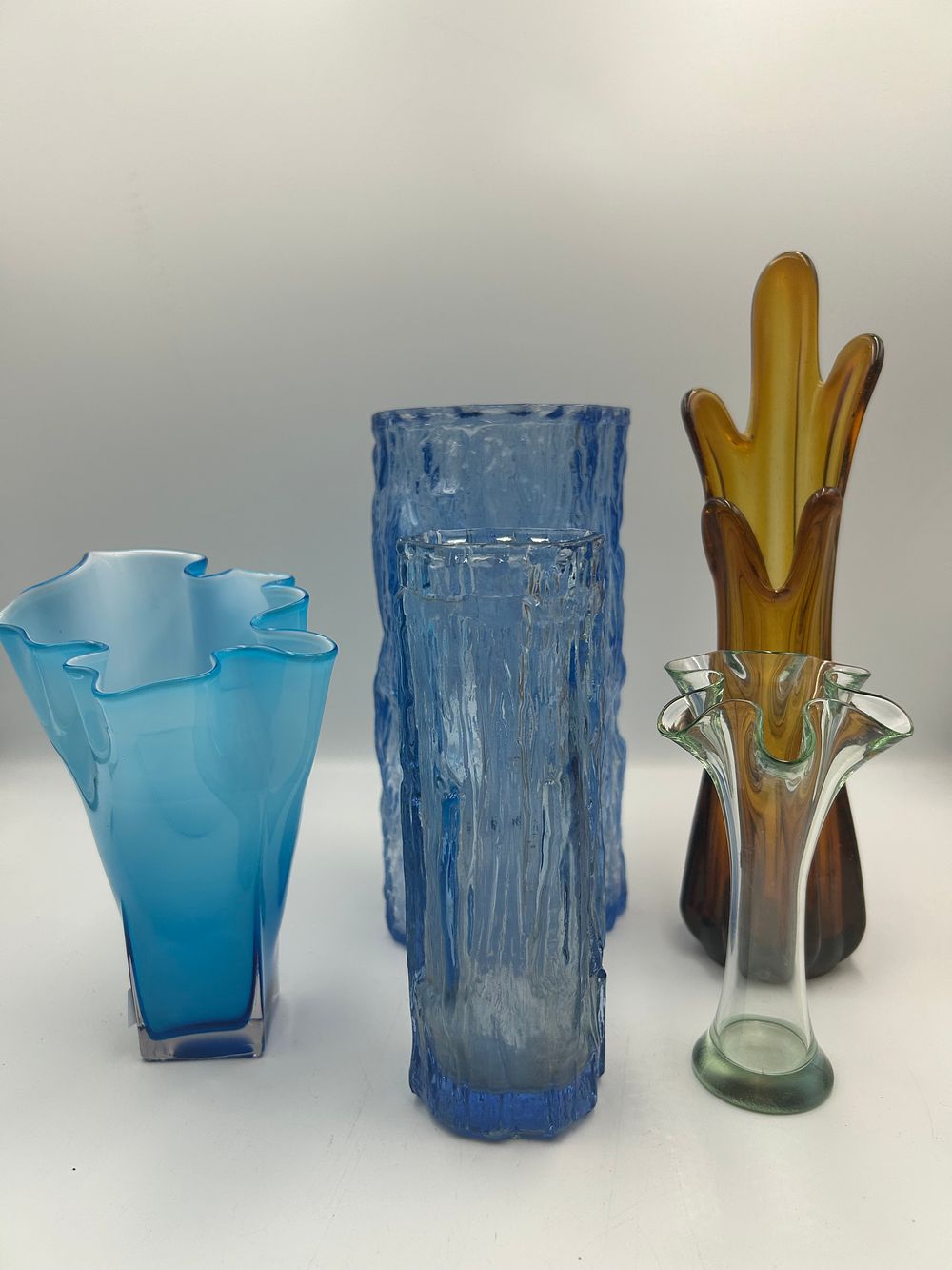 Lot 468: A Collection of Mid-20th Century Glass Vases including Whitefriars Style ? and L.E. Smith?