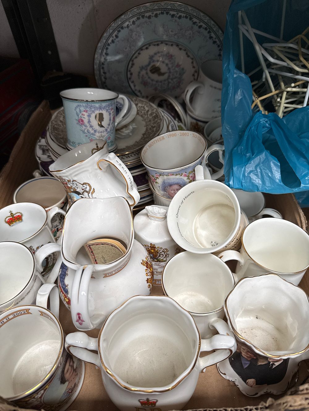 Lot 559: British Royal Porcelain and Bone China Commemorative Wares by Spode, Aynsley, Wedgwood and Langley?