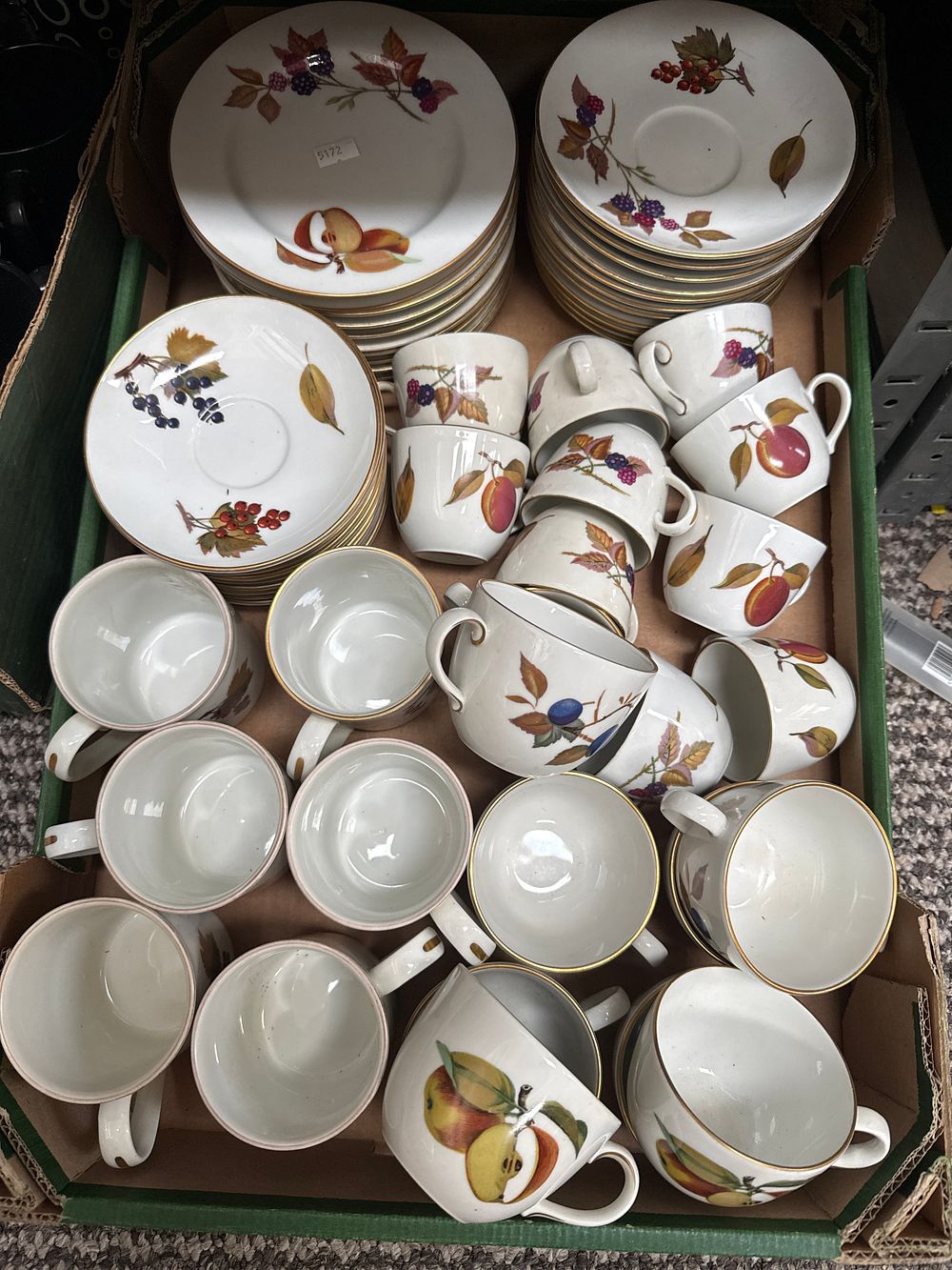 Lot 563: Royal Worcester Fine Porcelain Evesham Pattern Tea and Coffee Ware