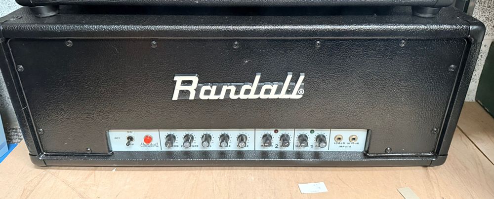 Lot 572: Randall RG80ES? Two-Channel Solid-State Guitar Amplifier Head