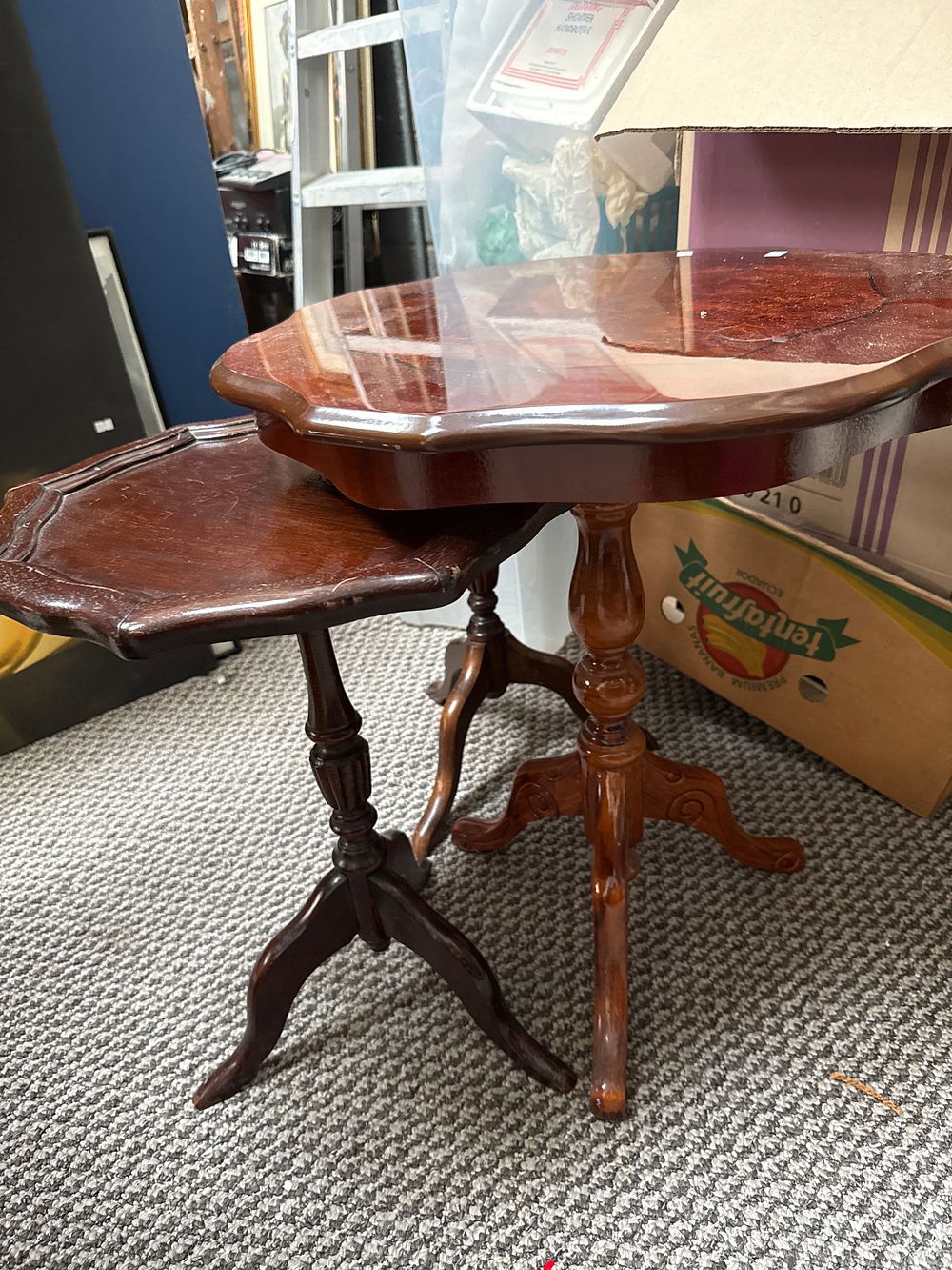 Lot 584: Queen Anne Style? Wood-Veneered Trio of Nesting Occasional Tables