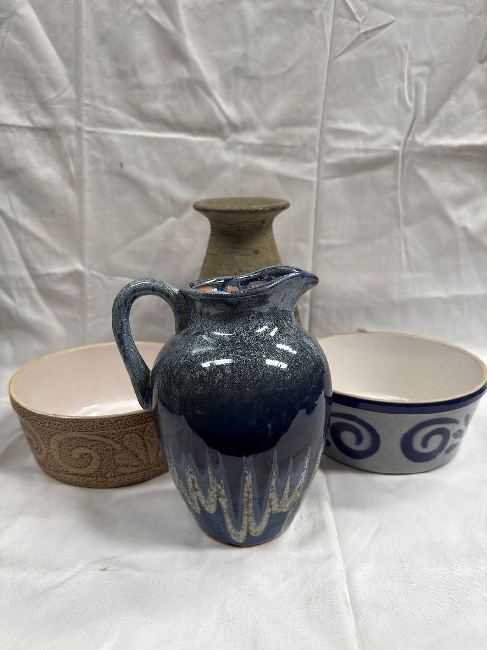 Lot 589: An Assortment of Decorative Earthenware and Stoneware Pottery