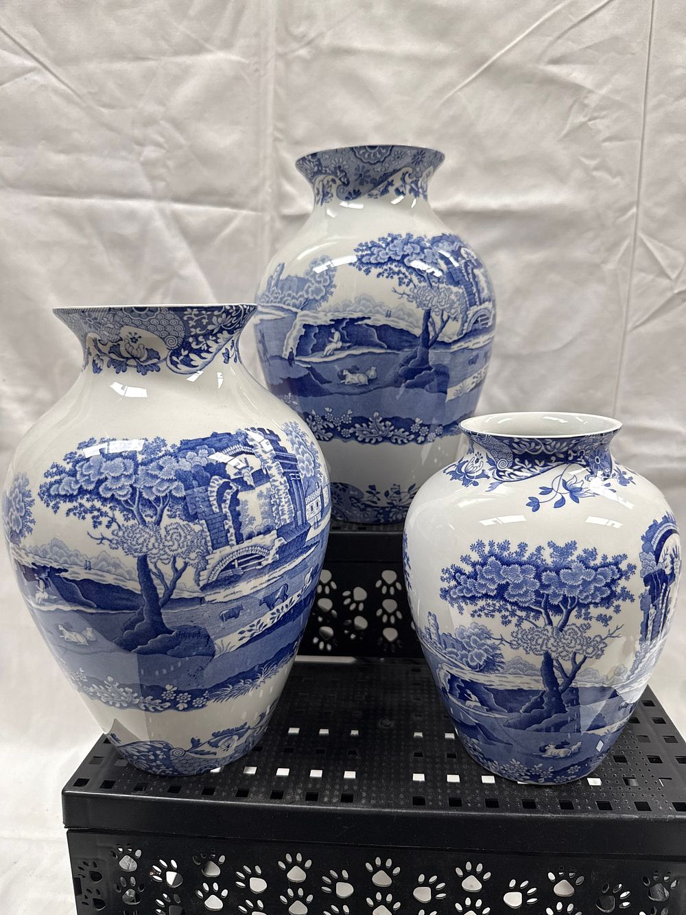 Lot 590: Spode Ceramic Trio of Blue Italian Pattern Vases
