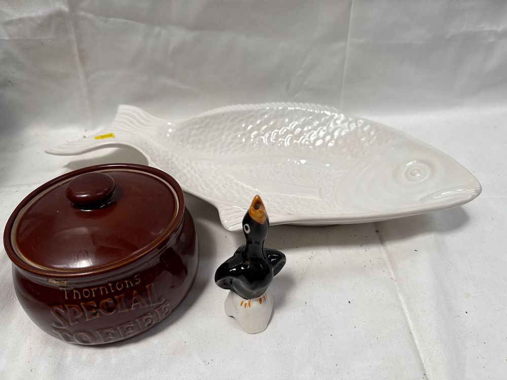 Lot 620: Thorntons Glazed Earthenware Confectionery Jar, Ceramic Fish Platter and Blackbird Pie Vent
