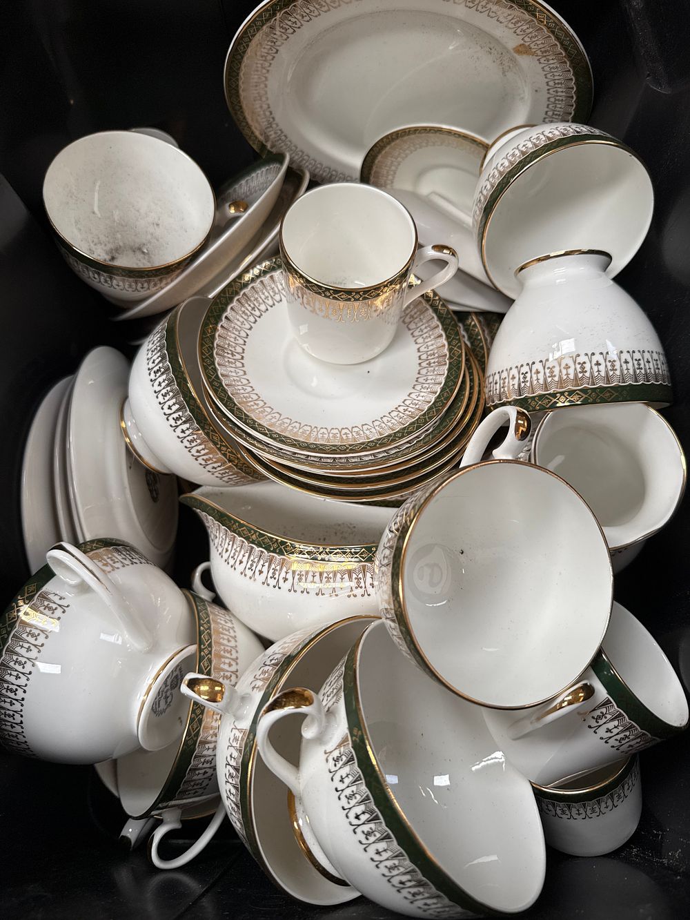 Lot 631: Royal Grafton Fine Bone China Majestic Pattern Tea Service