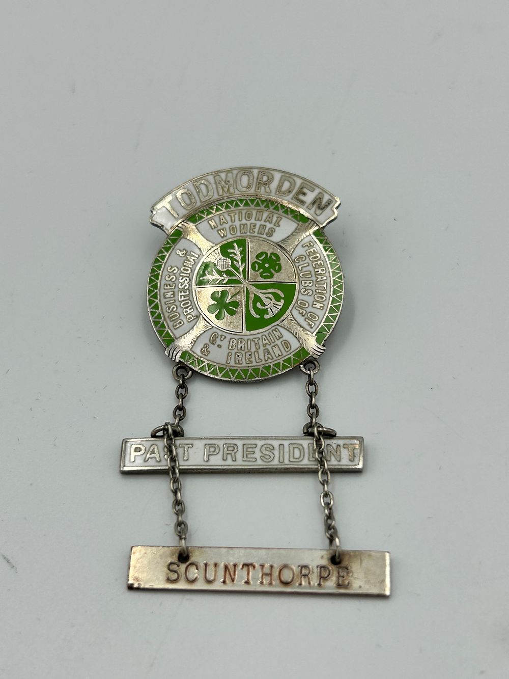 Lot 819: National Federation of Womens Clubs? Silver Jewel by Turner & Simpson?, Birmingham, 1963
