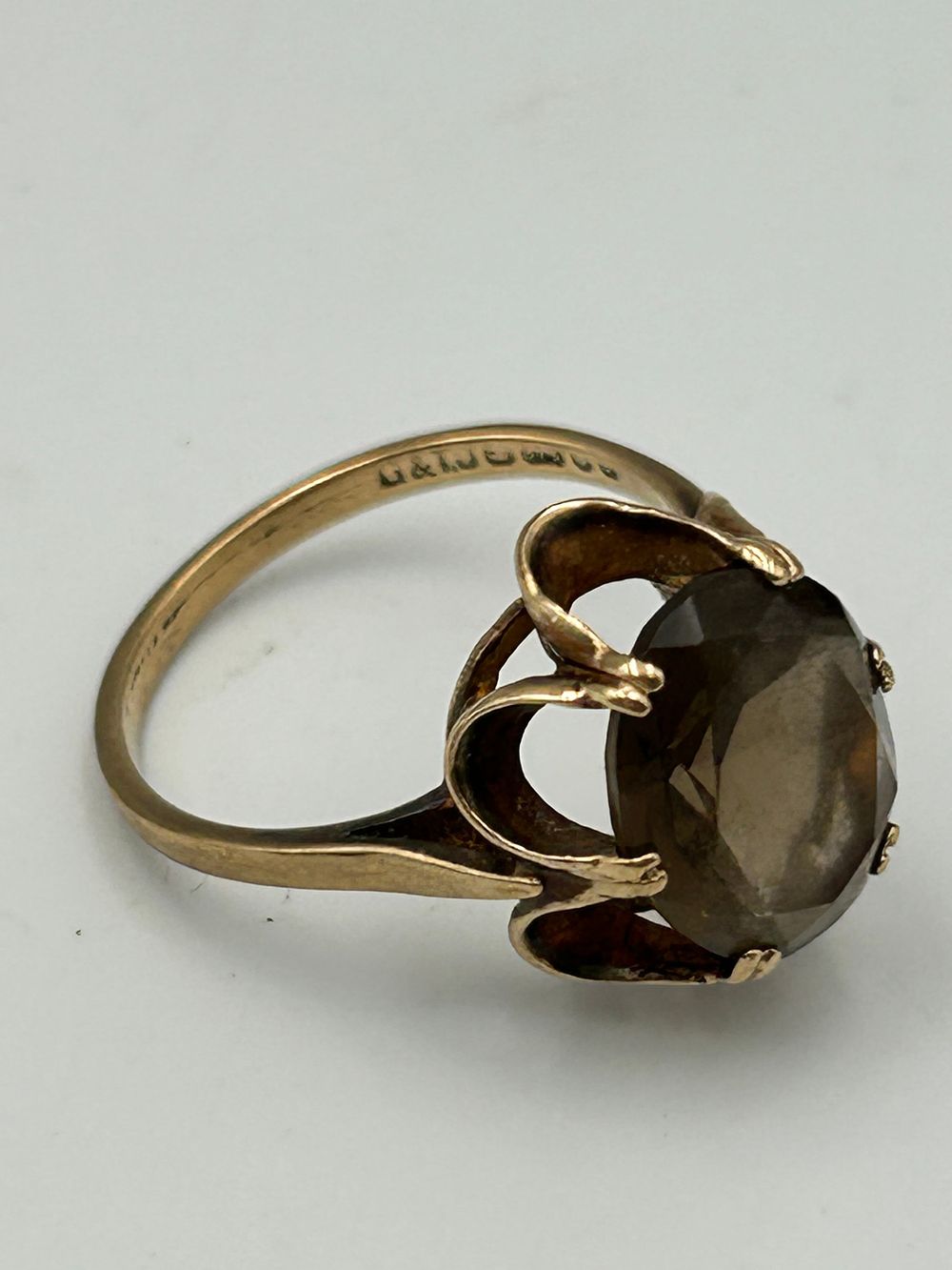 Lot 831: Vintage 9ct Yellow Gold Smoky Quartz? Solitaire Cocktail Ring, 3.39g