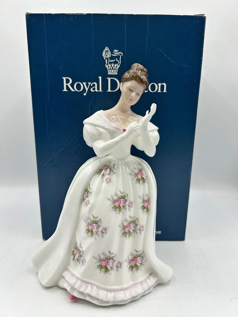 Lot 860: Royal Doulton Fine Bone China Figurine Summer Rose HN 3309 by Peggy Davies 1990