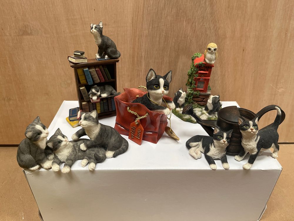 Lot 881: A Collection of Five Hand-Painted Resinous? Cat and Kitten Figurines