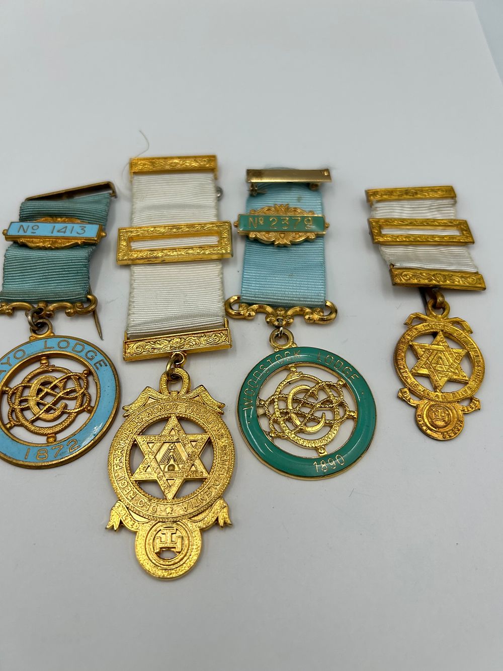 Lot 929: A Collection of Late 19th and Early 20th Century Gilt Metal Effect Masonic Royal Arch Jewels