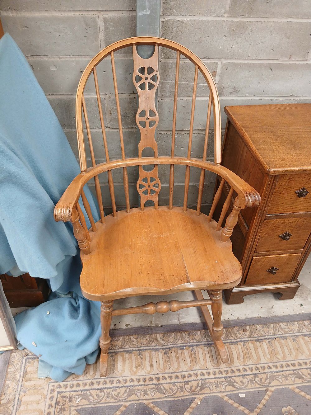 Lot 969: An Antique? Elm and Beech? Windsor Wheelback Rocking Chair