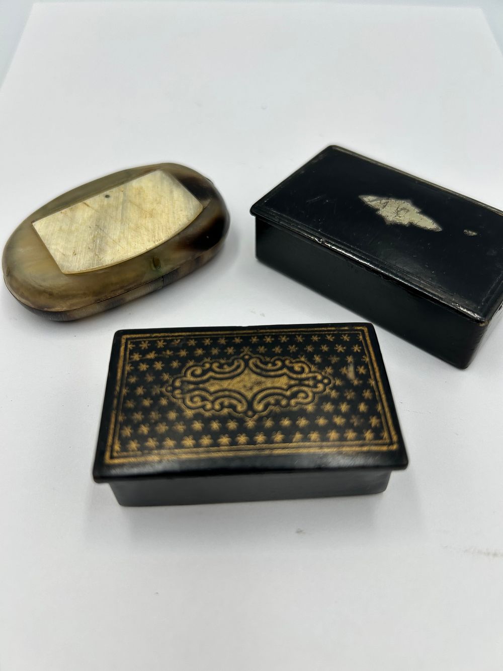 Lot 82: A Collection of Papier-Mâché and Pressed Horn Snuff Boxes, 19th Century?