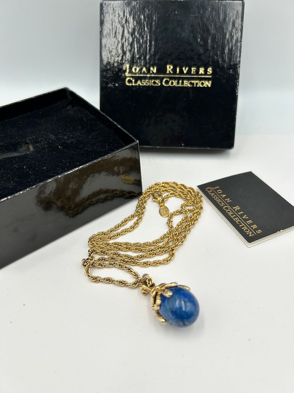 Lot 119: Joan Rivers Classics Collection Gilt Metal Effect Rope Chain Necklace and Lapis Lazuli? Pendant