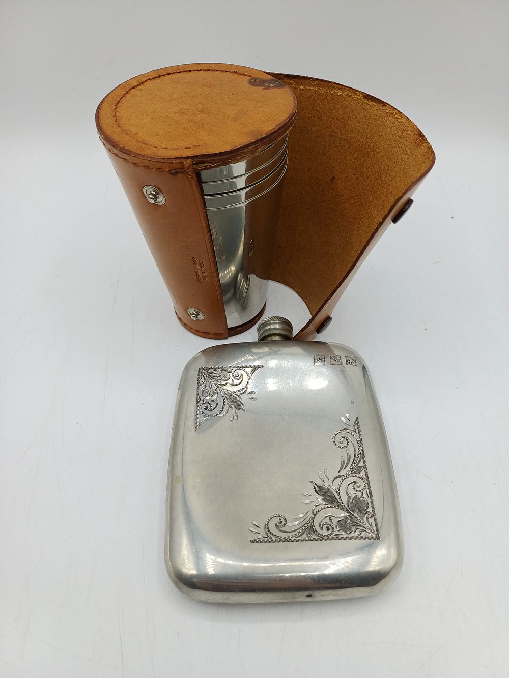 Lot 324: George V Sterling Silver Hip Flask by Barbour & Sons?, Sheffield, 1916, 128g