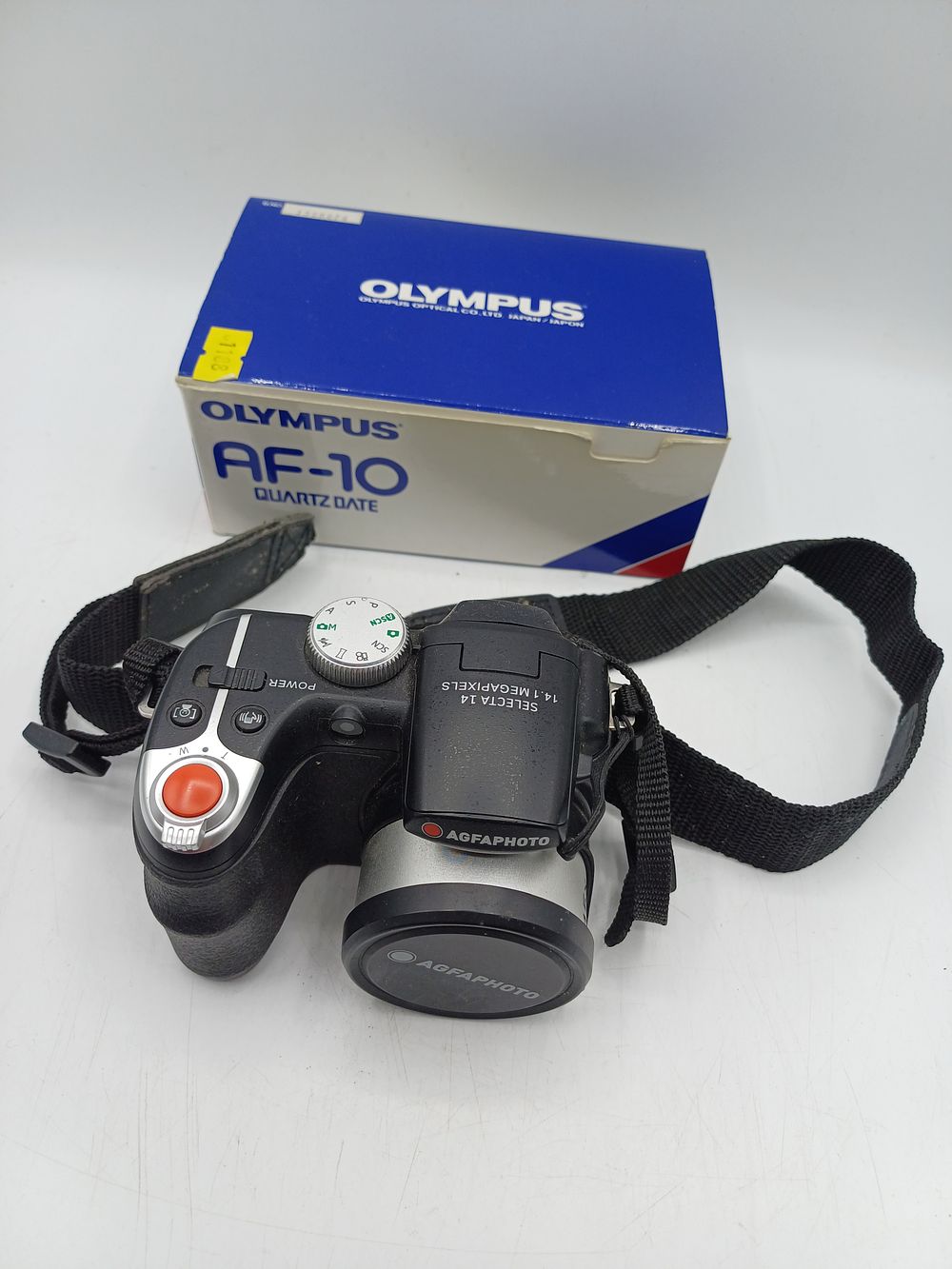 Lot 328: AgfaPhoto Selecta 14 14.1 Megapixel Digital Bridge Camera