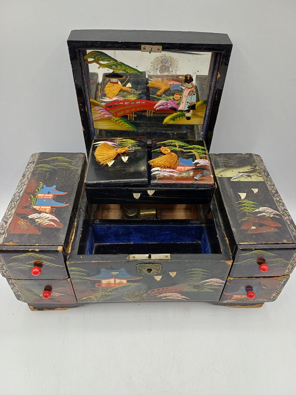 Lot 354: Showa Period Lacquered Wood and Raden? Musical Jewellery Cabinet