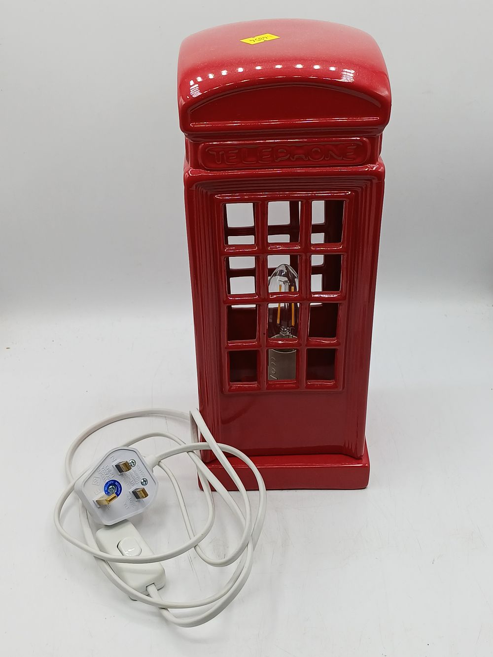 Lot 376: Red Ceramic K6 Style Telephone Box Novelty Table Lamp 12.5"